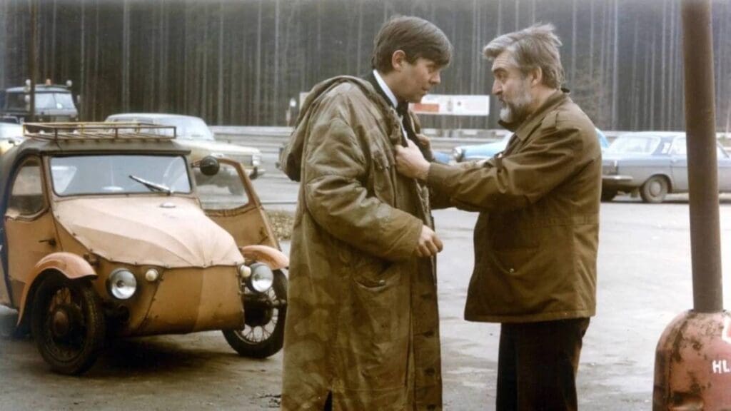 Vrchní, prchni! zná každý, ale 35 % diváků pohoří, když mají jít do detailu. Tenhle kvíz vám srazí sebevědomí