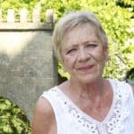 Rozkošné bydlení Jaroslavy Obermaierové. Ráj z roku 1905 opravila s láskou a za minimum. Srdcem chaty je prostá kuchyň