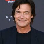 Šokující M.R.D. Saint Louis: Aplikace, vražda a Jason Bateman v nejlepší formě