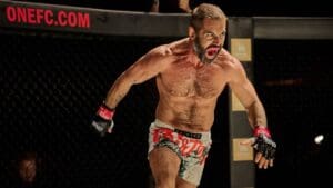 Filmová premiéra: Russell Crowe jako brutální mentor v MMA řežbě Beast. Tenhle film přepíše historii akčních nářezů