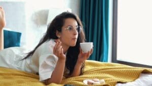 Dnes večer se neodlepíte od Prima Max. Tahle stará pecka katapultovala dva neznámé herce na hvězdné nebe. Poznáte, o koho jde?