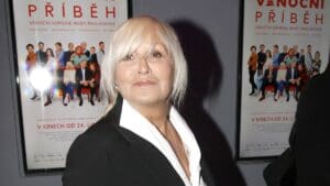 Úžasný dům herečky Hany Čížkové v pražských Košířích: Za 30 let zbudovala bílý ráj, kde se bouralo a stavělo za pochodu. Nahlédněte