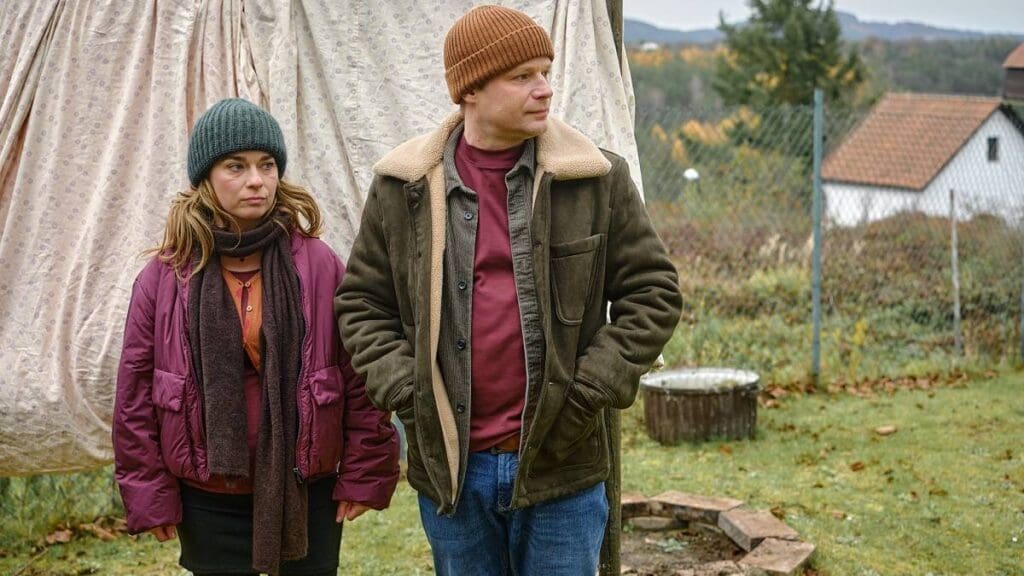 Filmová premiéra - Tanec s medvědem: Kryštof Hádek předvádí životní formu. Nový český film šokuje syrovostí a náročností