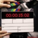 Leonado DiCaprio se z Prahy přesunul do Kolína. Zámek Ratboř je v obležení bulvárních novinářů