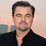 Leoardo di DiCaprio už je v Česku. Právě teď se pohybuje v ulicích Prahy