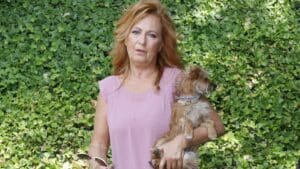 Simona Stašová opustila panelák a přestěhovala se za Prahu. „Bydlím v chajdičce,“ říká o svém novém domově