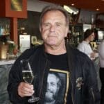 Jakub Smolík si postavil vlastní království: Ze staré stodoly vytvořil domov snů. Prohlédněte si celý jeho dům