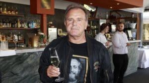 Jakub Smolík si postavil vlastní království: Ze staré stodoly vytvořil domov snů. Prohlédněte si celý jeho dům