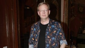 Libeňský mezonet Aleše Cibulky, který vybrala vana: Jak se žije v industriálu, kde vládne pes a společná skříň