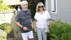 Luxus za miliony nestačil. Rosák opustil svou obrovskou vilu a přestěhoval se na  dal přednost vnoučatům