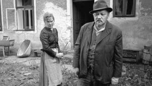 Zítra si vyblokujte odpoledne: ČT 1 dává poklad z Československého archivu. Je hvězdně obsazený, přesto ho nikdo nezná