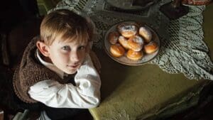 Kam se hrabe Obecná škola. Svěrák exceluje. ČT 2 vysílá zítra večer jeho nejlepší film, ale málokdo ho zná