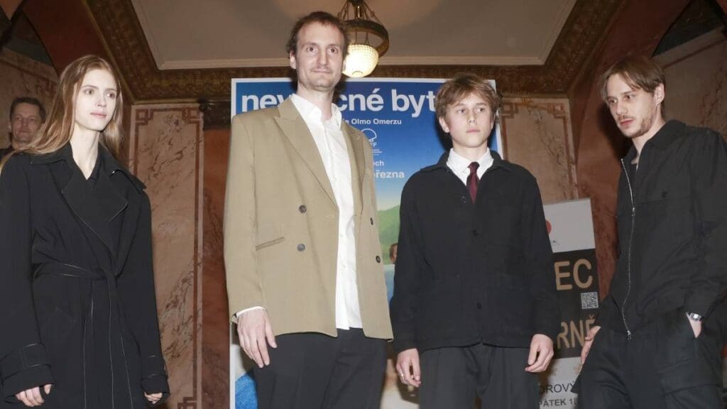 Nová česá pecka Nevděčné bytosti měly slavnostní premiéru: Dojmy do morku kostí, vyražte do kina