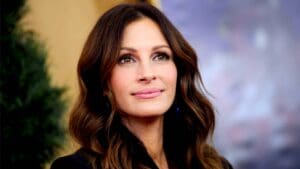 15 nejlepších hvězdných hostů v Přátelích. Pamatujete ještě, jakou roli si střihl Brad Pitt nebo Julia Roberts?