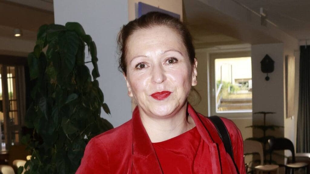 Hádanka: Odmítla hrát s Cruisem v Mission Impossible kvůli roli v Národním divadle. O kterou slavnou českou herečku jde?