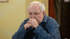 V pondělní Ulici: Roman očištěn a návštěva z minulosti vydírá Lumíra