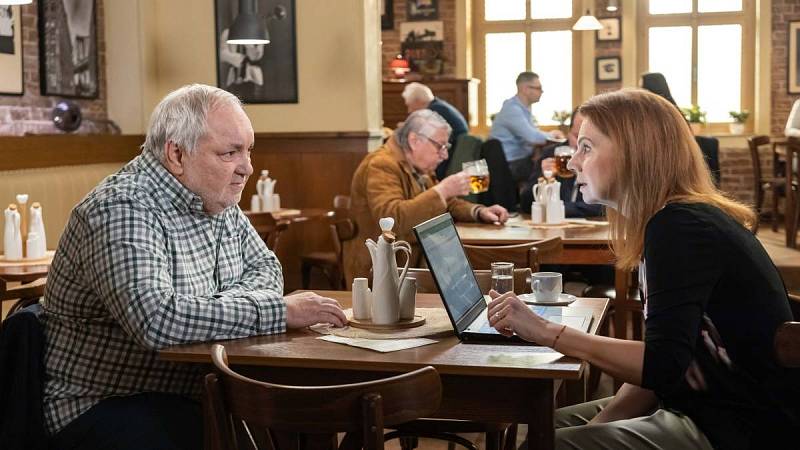 Kateřina chce Koníčkovi dát peníze