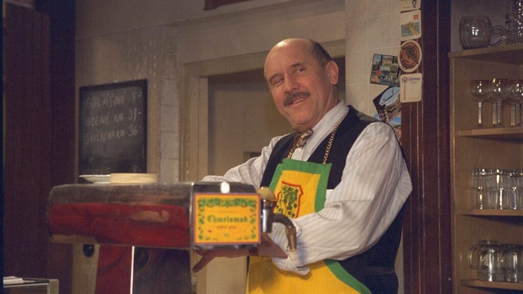 Fotokvíz: Poznáte postavy ze seriálu Hospoda podle jediné fotky? Není to vůbec jednoduché