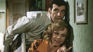 Kvíz: Zítra to roztočíme, drahoušku – kultovní komedie o sousedské válce. 10/10 dá jen filmový génius